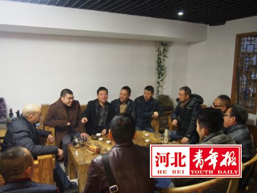 9月20日，由本报《经济圈》周刊联合河北省收藏家协会根雕专业委员会及河北物华拍卖行有限公司共同举办的“首届中国根雕收藏品拍卖会”活动将于河北省石家庄市南二环的古韵文化广场C座负一层年年榆古典家具会馆盛大开幕。从今日起，来自全国多个省市的根雕精品陆续展出。